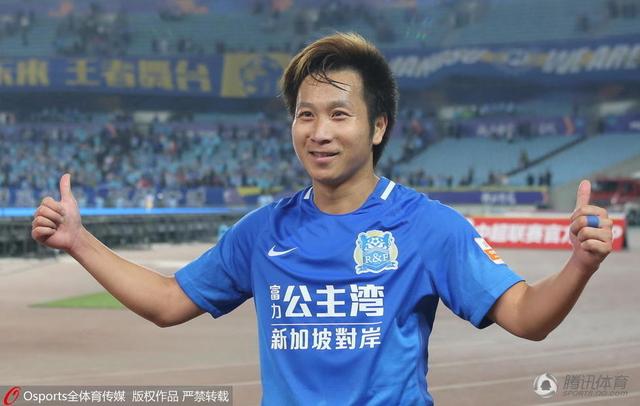 被两个男人吃奶三p爽文